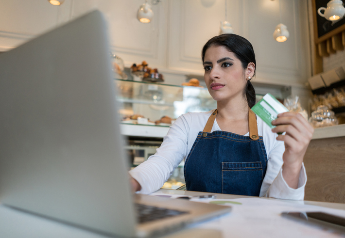 Should You Open a Business Credit Card? Here’s What to Know 